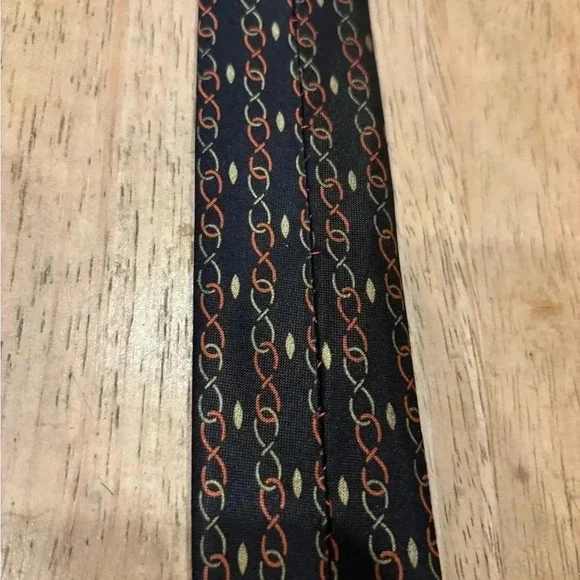 Brioni Hand Sewn 100% Silk Made In Italy Infinity Geometric Mens Neck Tie